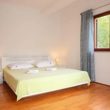 Vera-1 By Interhome Малинска