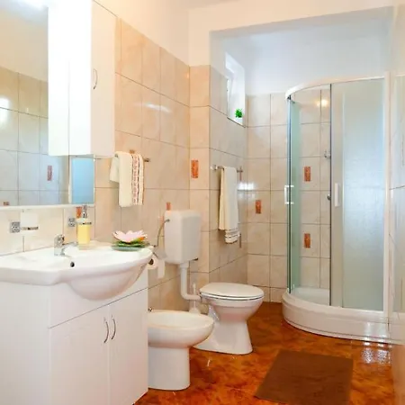 Apartment Vera - Mlk325 By Interhome Malinska